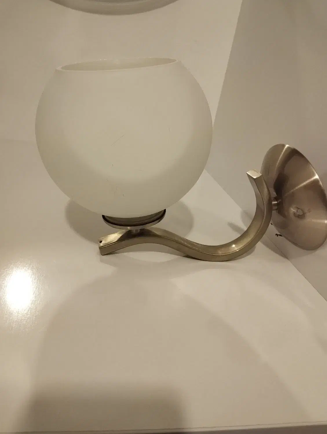 لوستر|لوستر و چراغ آویز|پرند, فاز ۴|دیوار