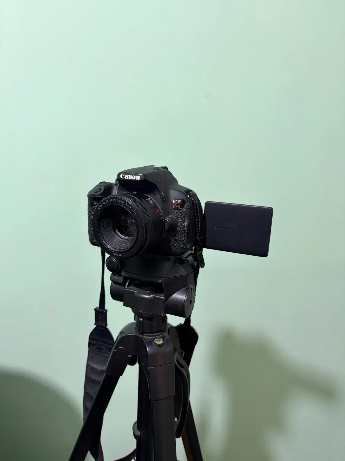 دوربین کَنون 700D به همراه لنز فیکس 50|دوربین عکاسی و فیلم‌برداری|همدان, |دیوار