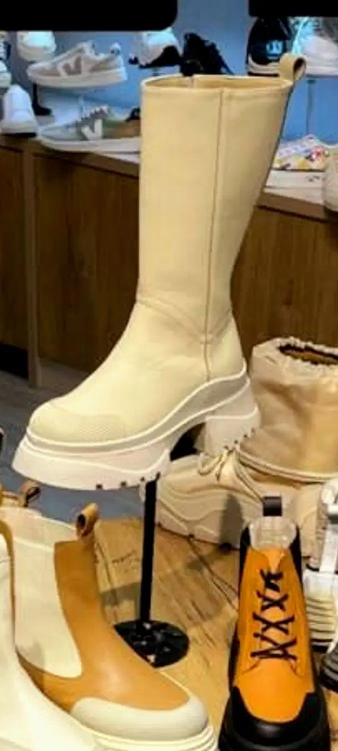بوت بلند کرمی زنانه|کیف، کفش، کمربند|مشهد, انقلاب|دیوار