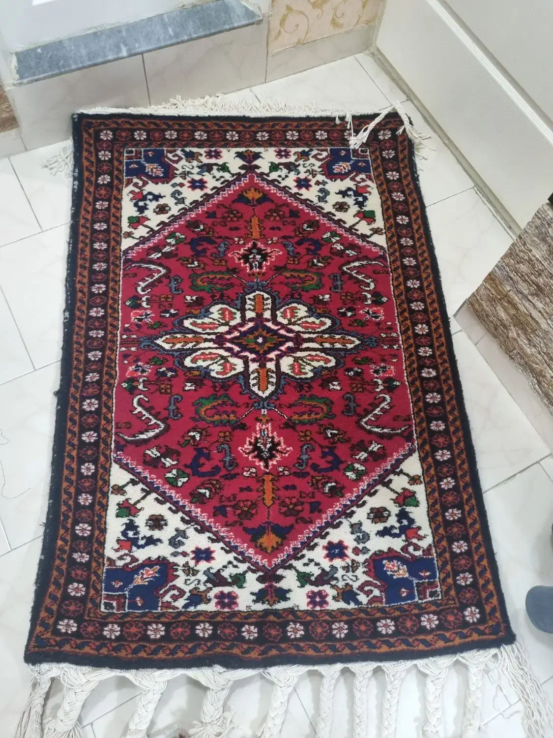 قالیچه  نو  تازه از دار افتاده اندازه ۱۰۴در ۱۵۴|فرش|تبریز, |دیوار