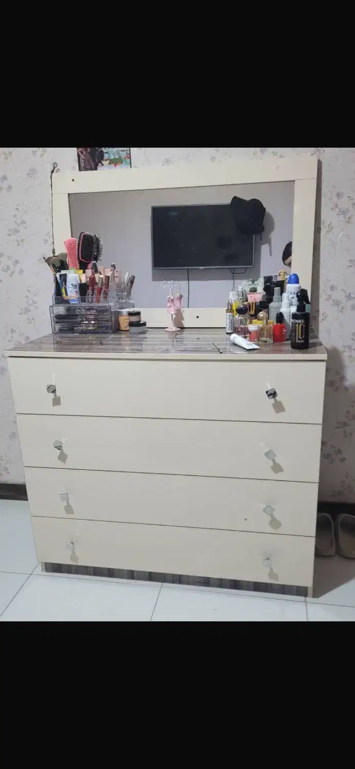 تخت و کمد و در اور|تخت و سرویس خواب|کرج, حصارک بالا|دیوار