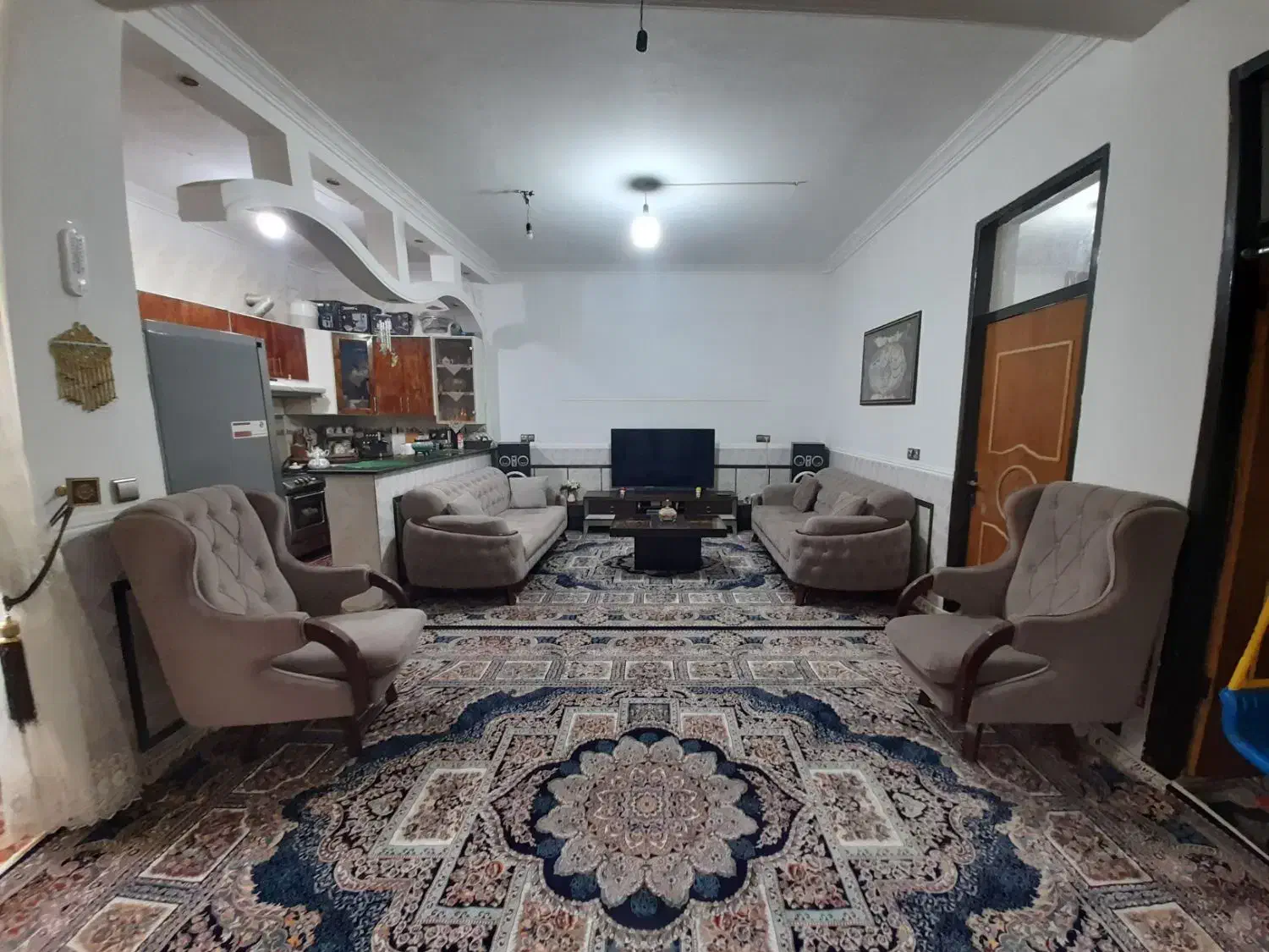 مبل ۸ نفره در حد نو|مبلمان خانگی و میز عسلی|زابل, |دیوار