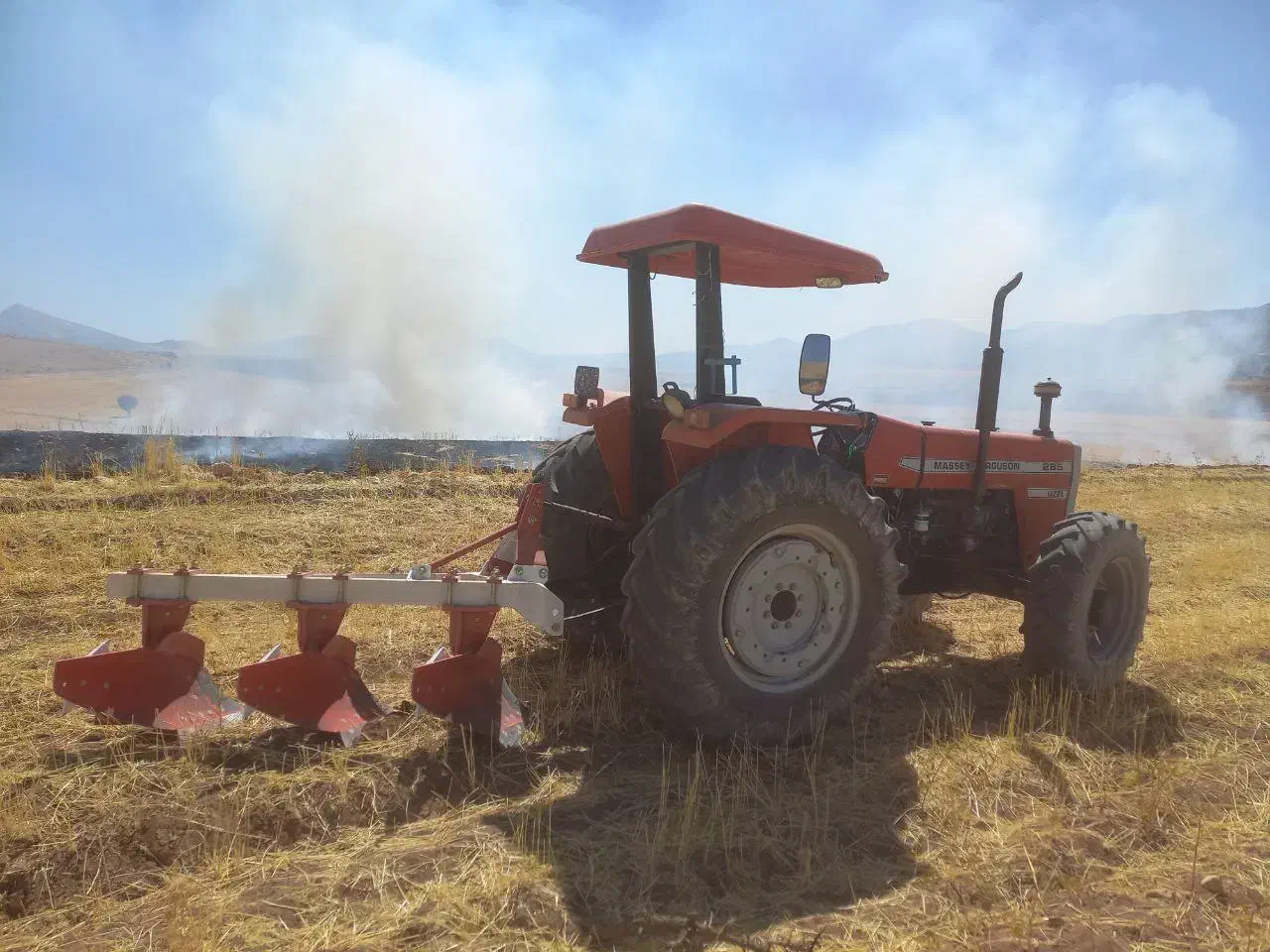 انجام کار کشاورزی با تراکتور(شخم)|خدمات باغبانی و درختکاری|سرپل ذهاب, |دیوار