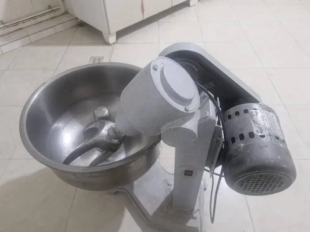 دستگاه خمیر زن یاخمیرگیر درحدود فقط یکماه کارگرده|ماشینآلات صنعتی|گنبد کاووس, |دیوار