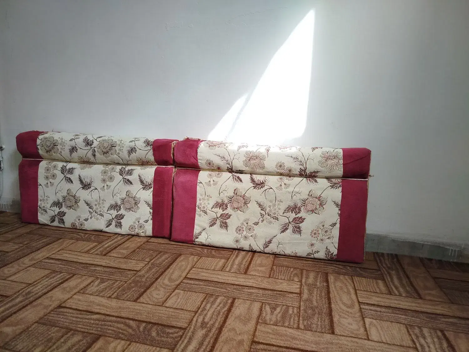 پشتی|پشتی|الیگودرز, |دیوار