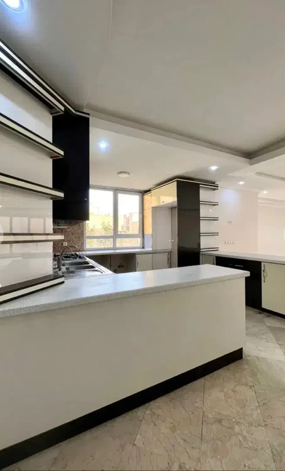 ۱۶۰ متر ۳ خواب ۲ پارکینگ سندی/ مدائن