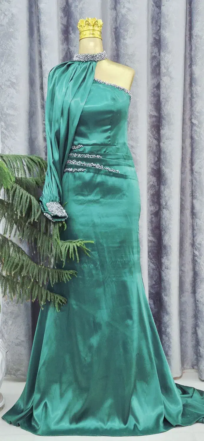 اجاره لباس مجلسی|لباس|شیراز, فرگاز|دیوار