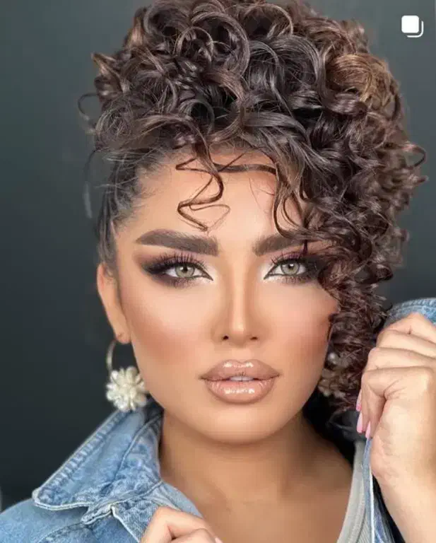 جشنواره یلدایی میکاپ و شینیون حرفه ای با قیمت ویژه|خدمات آرایشگری و زیبایی|زنجان, |دیوار