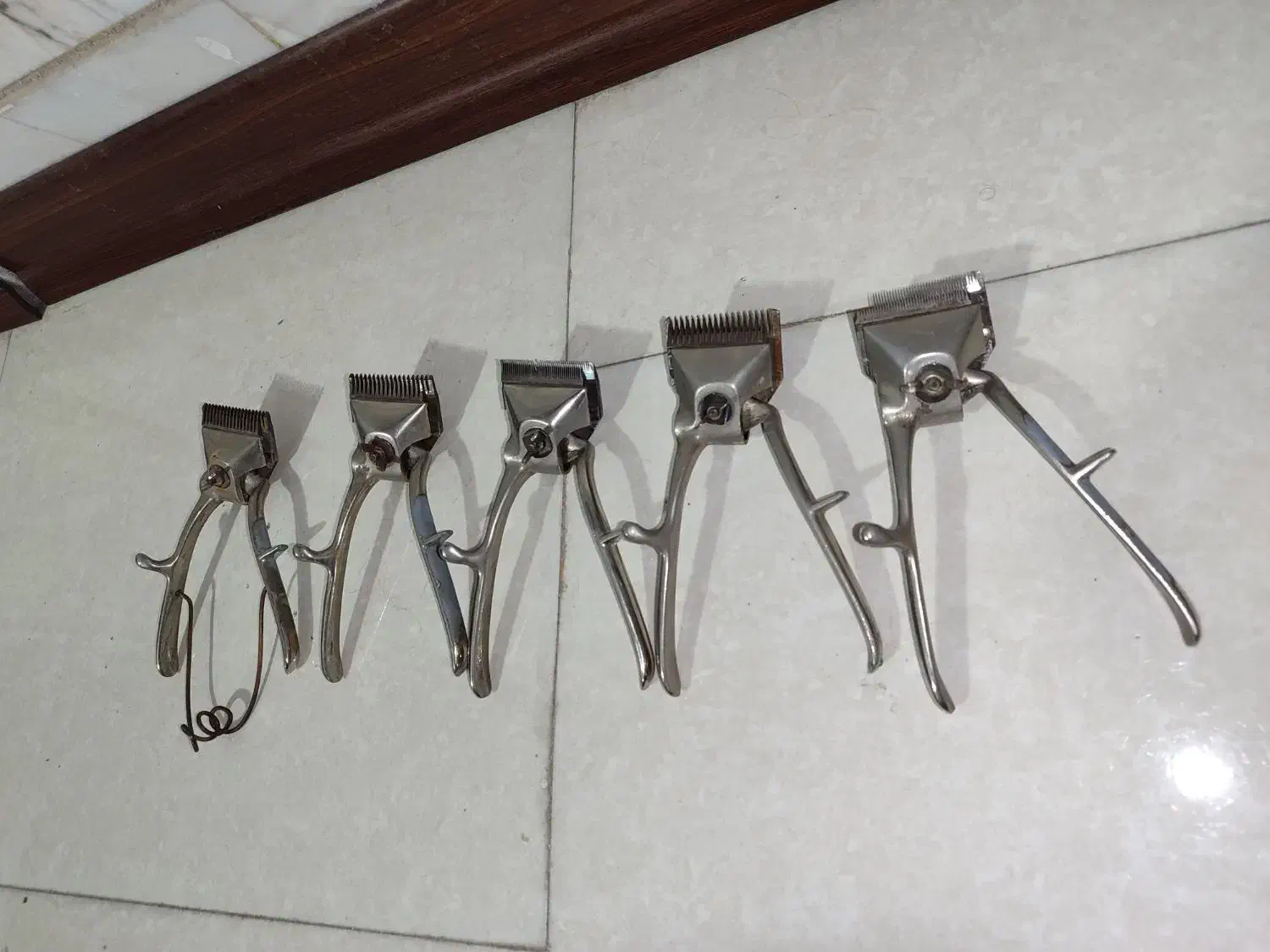 ۵ عدد ماشین اصلاح کلکسیونی دستی آلمانی|کلکسیون اشیاء عتیقه|رباط‌کریم, رباط‌کریم|دیوار