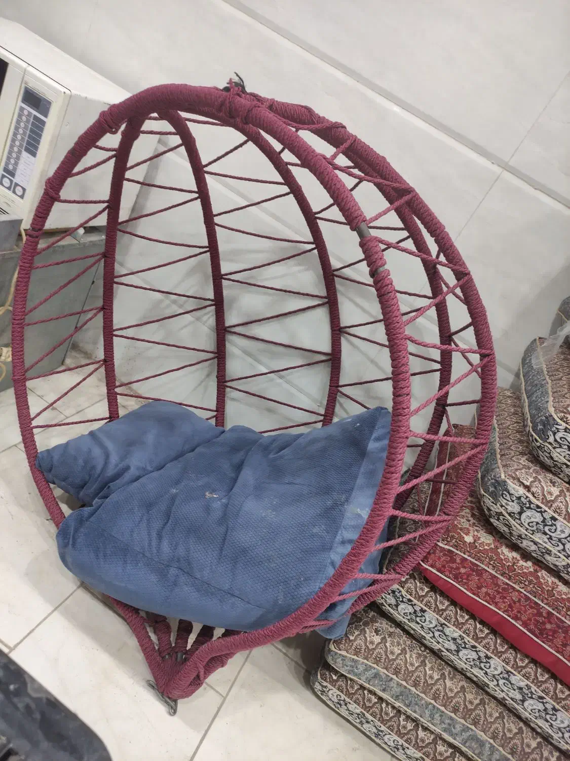 تاب ریلکسی با پایه کاملا سالم|صندلی و نیمکت|یزد, |دیوار