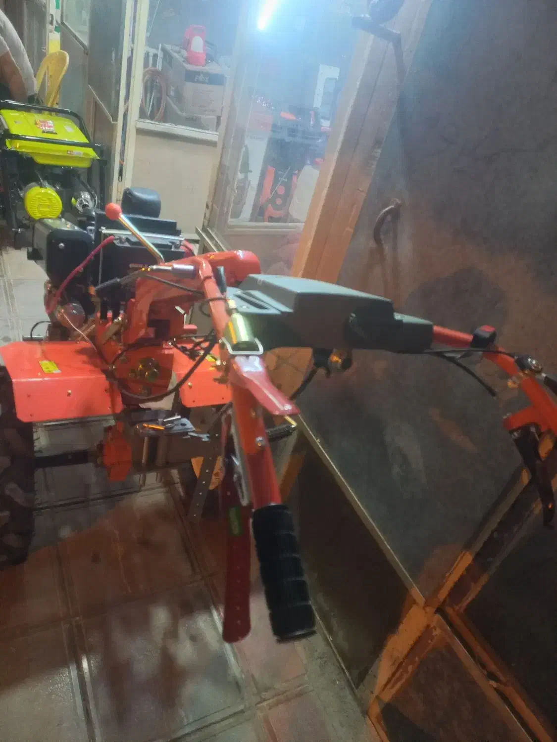 تیلر ۱۲ اسب گازوئیلی|ماشینآلات صنعتی|سبزوار, هویزه|دیوار