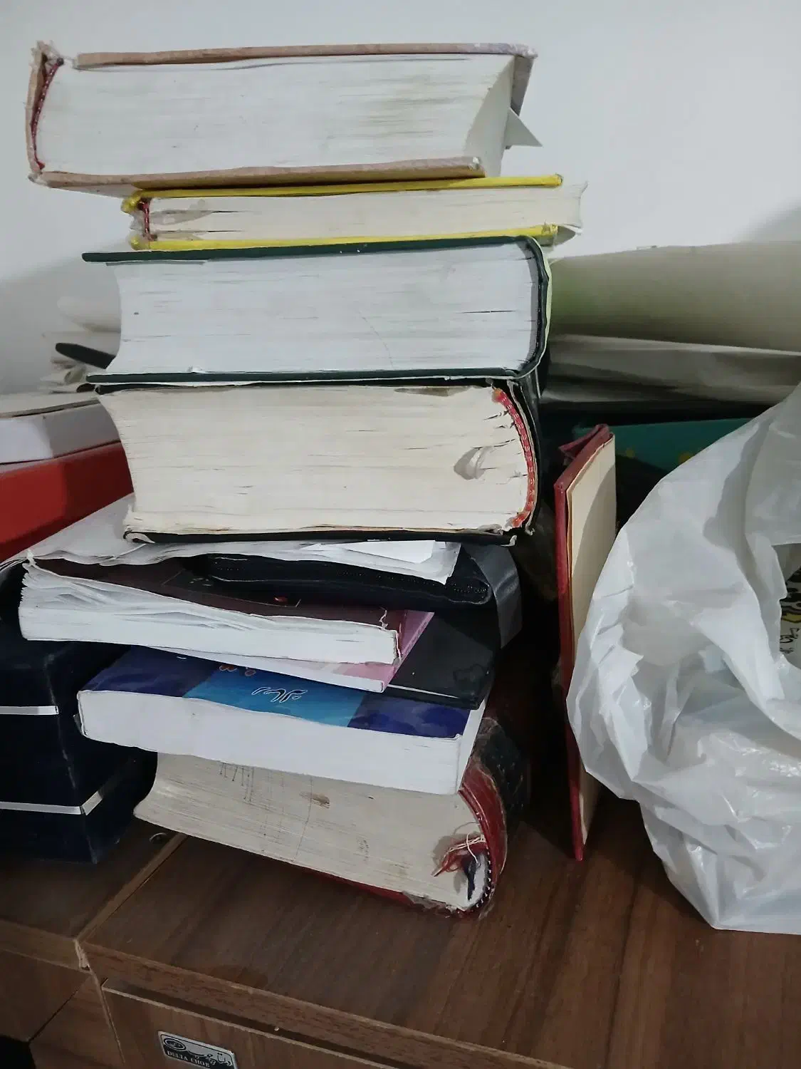 کتاب دفتر خریداریم نقد۱۴۰۰۰|خدمات پیشه و مهارت|کرج, حصار|دیوار