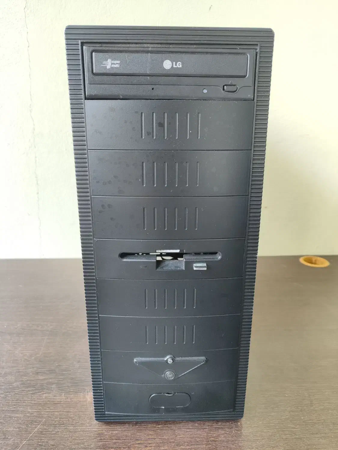 ۲ تا کیس ۵۷۰۰ رم ۴ ddr3 هارد ۲۵۰ و گرافیک ۱|رایانه رومیزی|چالوس, |دیوار