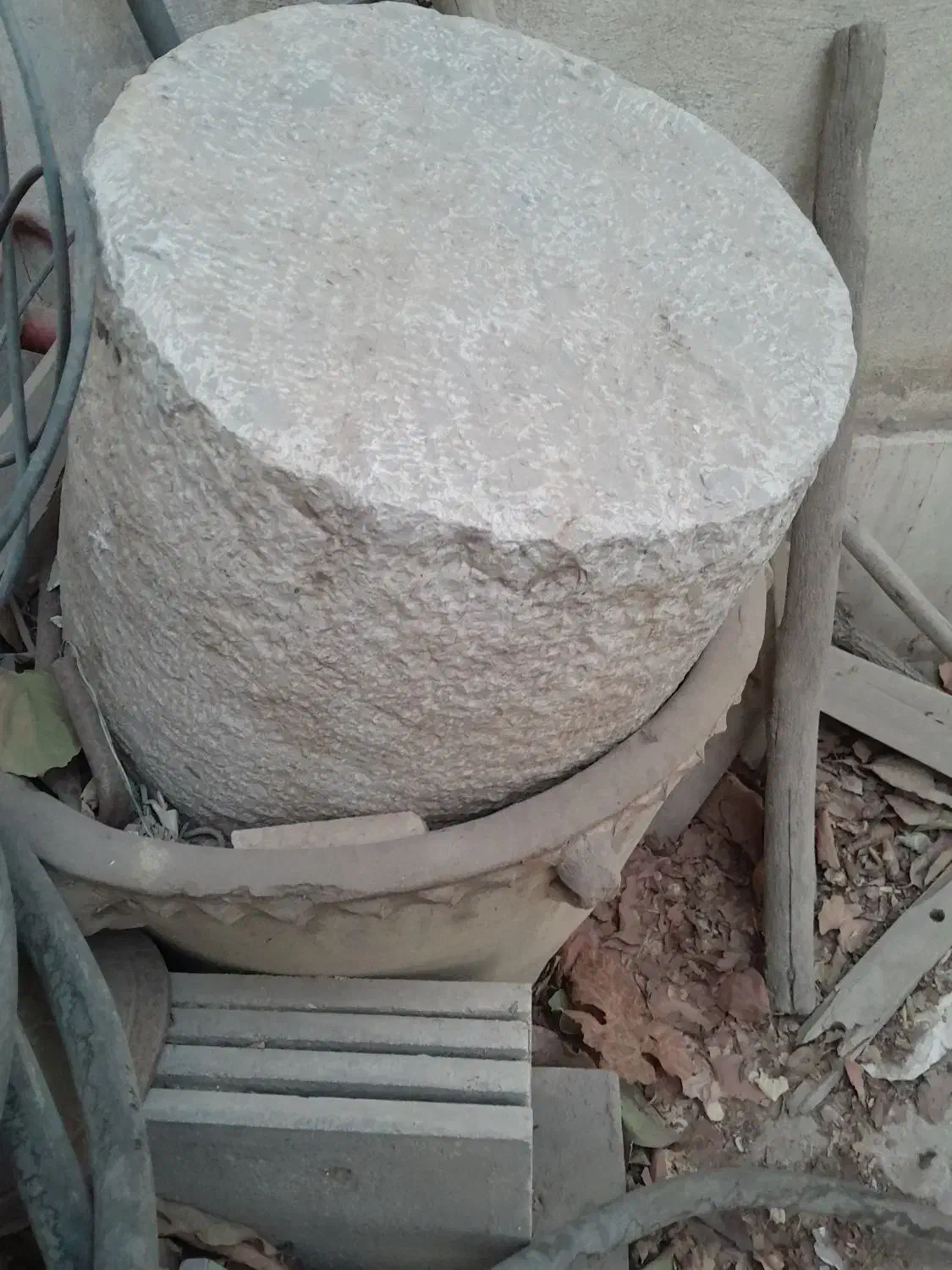 یانه سنگی قدیمی۶۰ ساله|کلکسیون اشیاء عتیقه|اصفهان, خواجو|دیوار