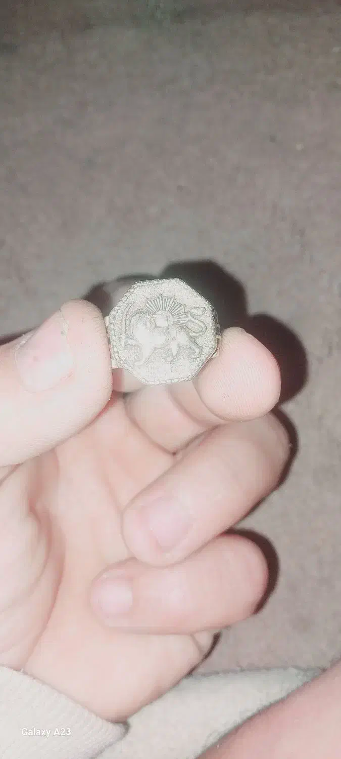 انگشتر شیر خورشید قدیمی هست قیمت توافقی|کلکسیون اشیاء عتیقه|کلارآباد, |دیوار