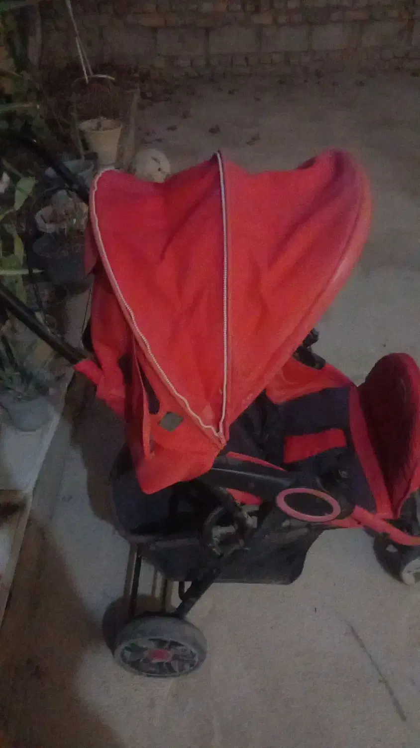 کلاسکه ی بچه در حد نو|کالسکه و لوازم جانبی|گنبد کاووس, |دیوار