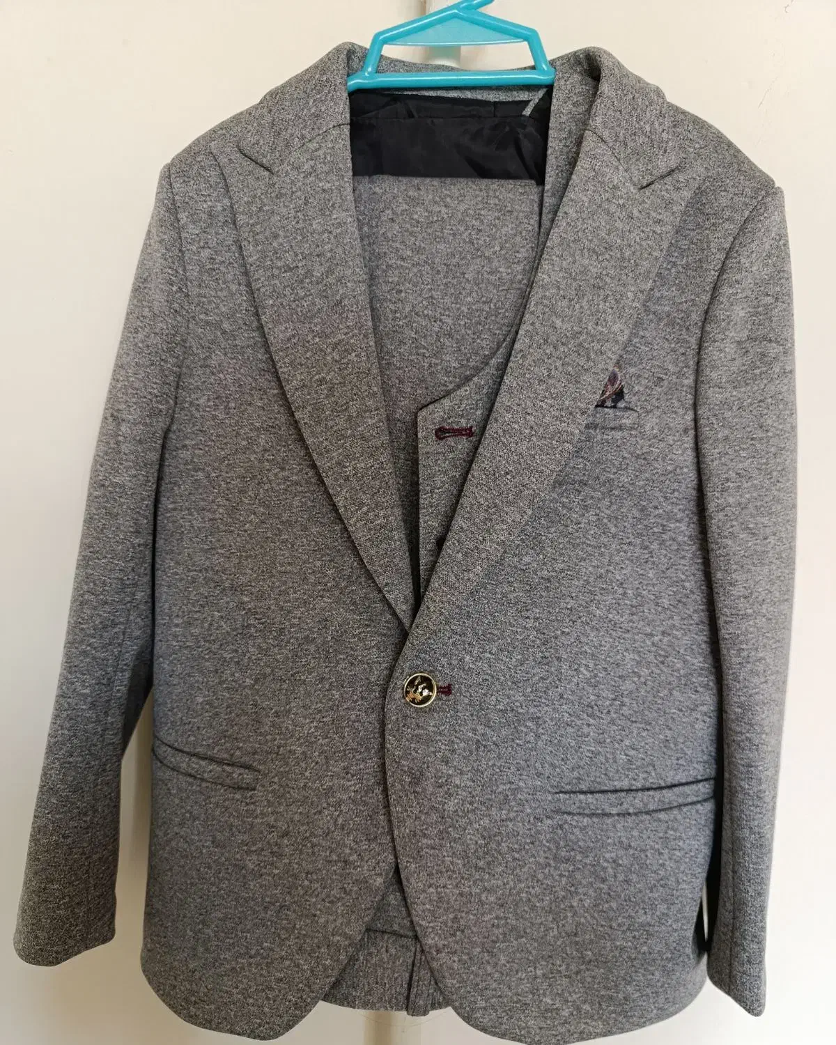 کت شلوار و جلیقه|لباس|دامغان, |دیوار