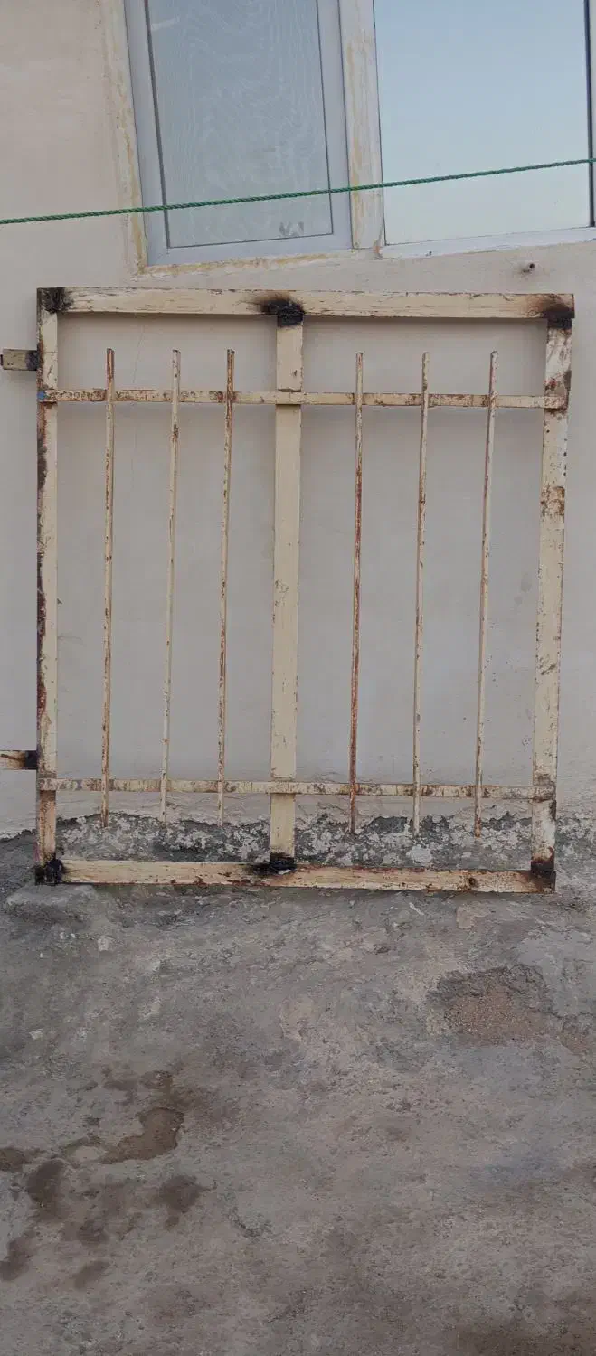 آینه بوفه وپنجره آهنی|آینه|بجنورد, |دیوار