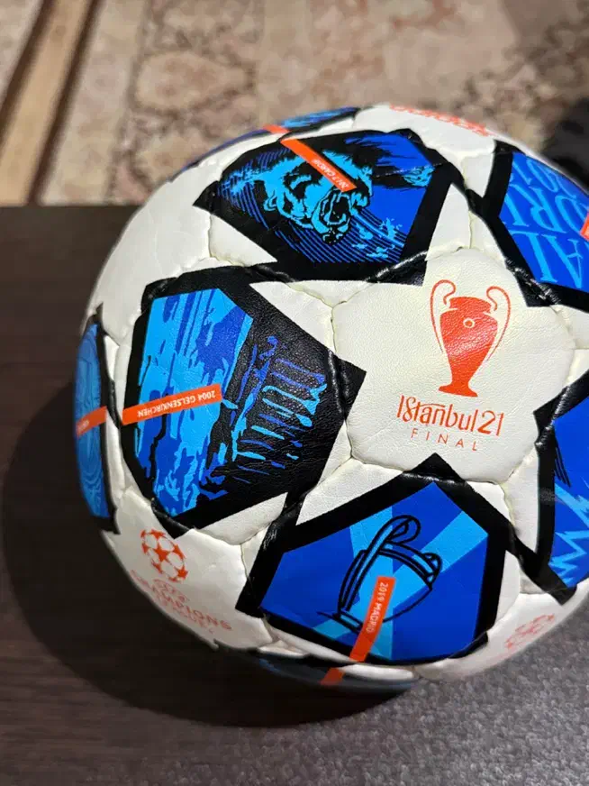 توپ فوتبال سایز ۵|ورزش‌های توپی|رشت, سعدی (تختی)|دیوار