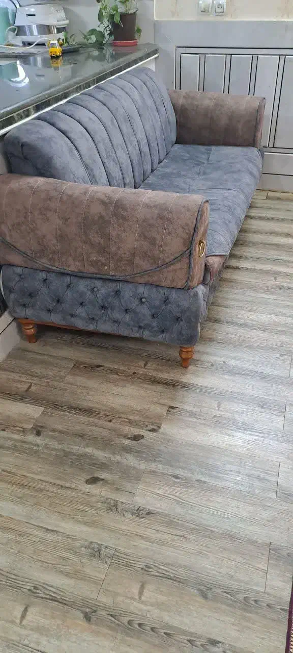 مبل هشت نفره با ۶ تامیز عسلی و یک میز جلو مبلی|مبلمان خانگی و میز عسلی|خمینیشهر, |دیوار