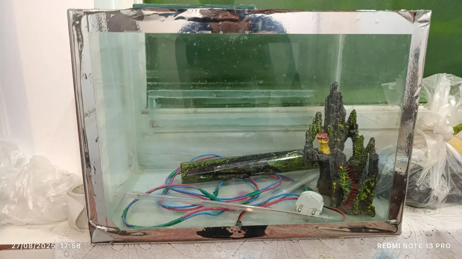 آکواریوم فوق العاده تمیز وباتمام وسایل|اسباب‌بازی بچه|بافق, |دیوار