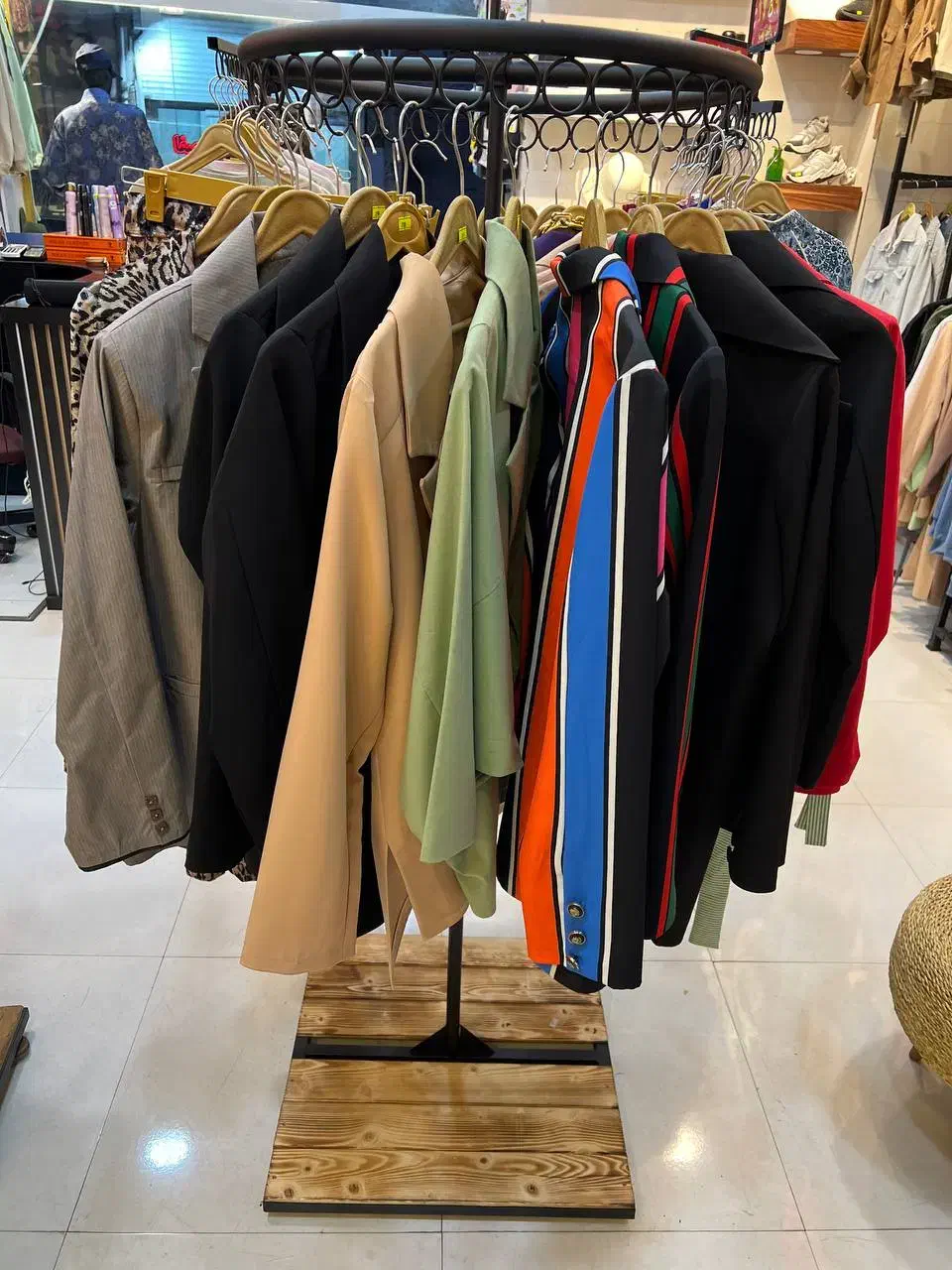 رگال لباس با ارتفاع قابل تنظیم|فروشگاه و مغازه|رشت, استادسرا|دیوار