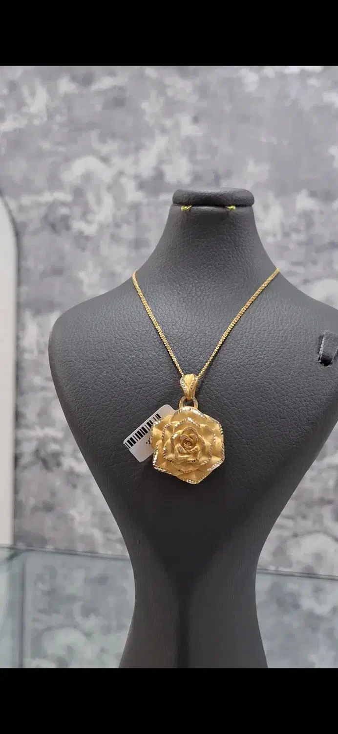 طلاهای نو و شیک با اجرت مناسب|جواهرات|ایوان, |دیوار