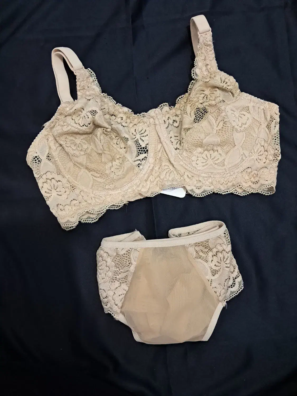 ست توری و موبند|لباس|رشت, جانبازان|دیوار