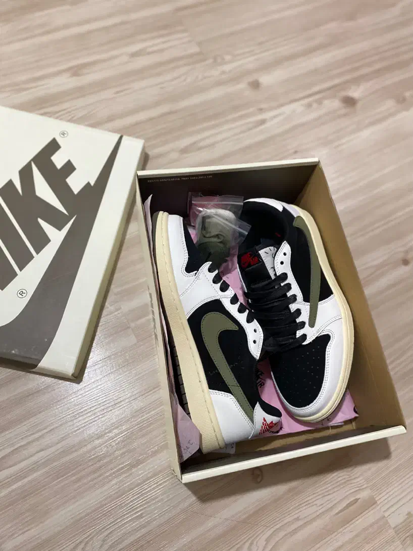 فروش کتونی ویتنام (مستر) عمده و تکی|کیف، کفش، کمربند|رشت, گلسار|دیوار