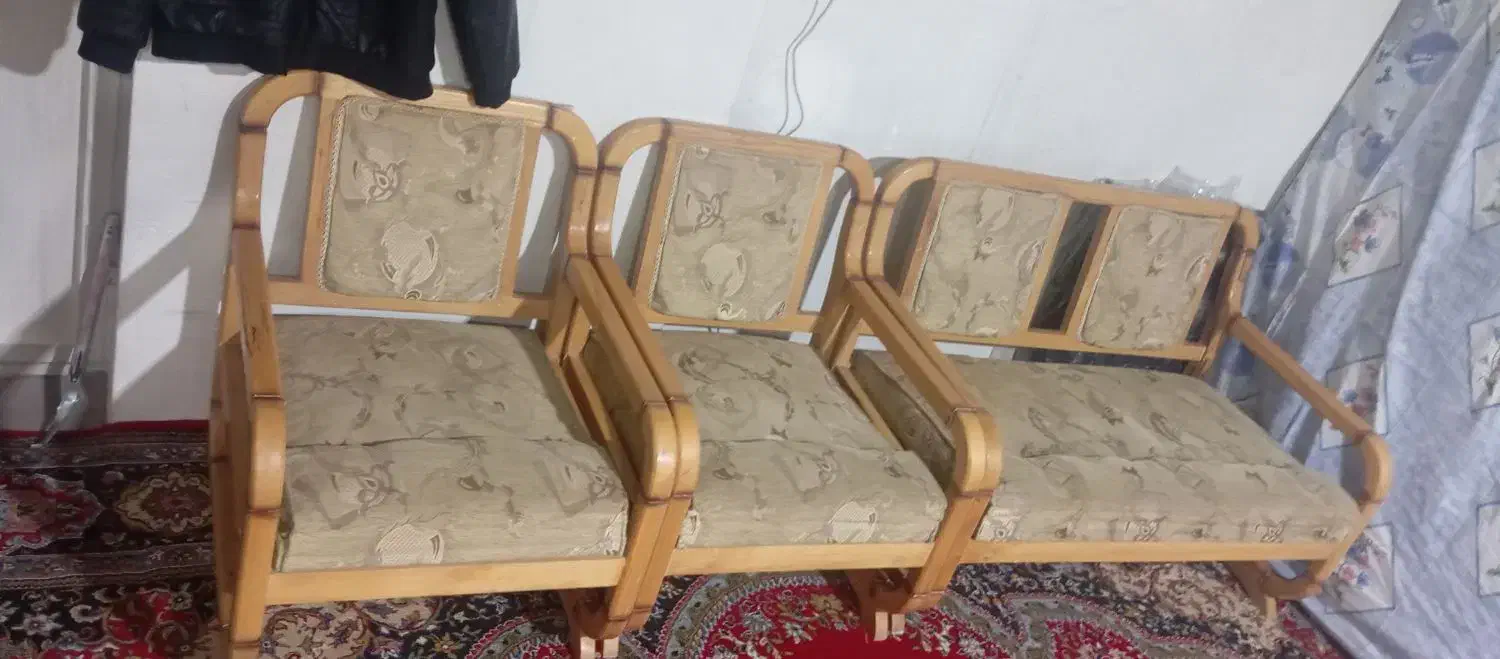 مبل 7نفره چوب طبیعی|مبلمان خانگی و میز عسلی|قم, علی آباد سعدگان|دیوار