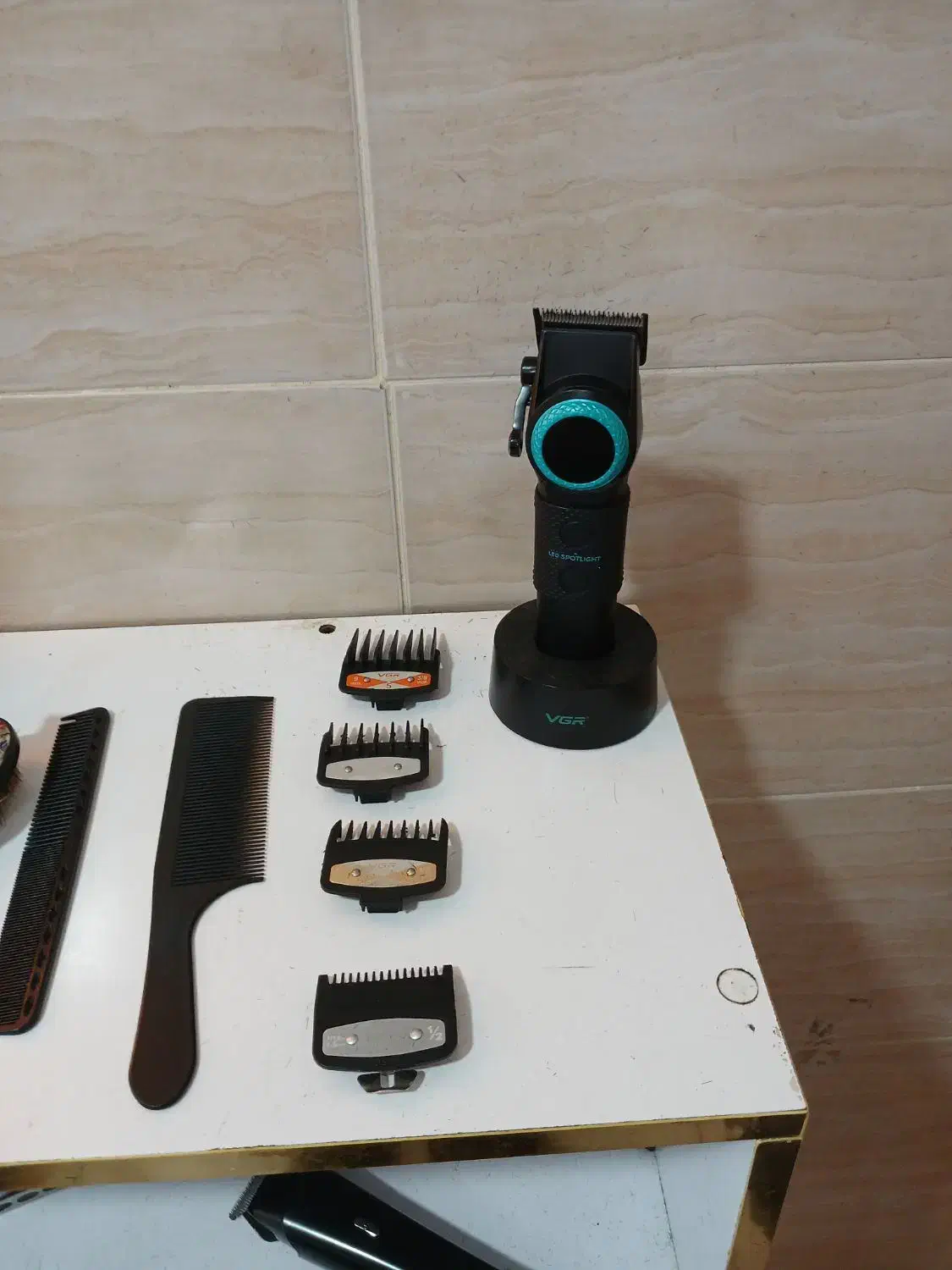 فروش لوازم آرایشگری|آرایشگاه و سالن‌های زیبایی|مریوان, |دیوار