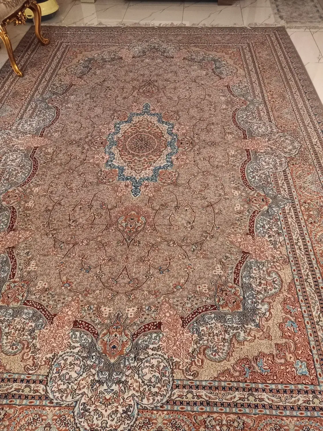 فرش ۹ متری گردویی|فرش|ری, شهید غیوری (ابن باویه)|دیوار