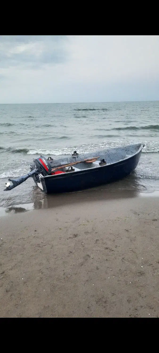 یک دستگاه قایق موتوری|قایق و سایر وسایل نقلیه|شیرود, |دیوار