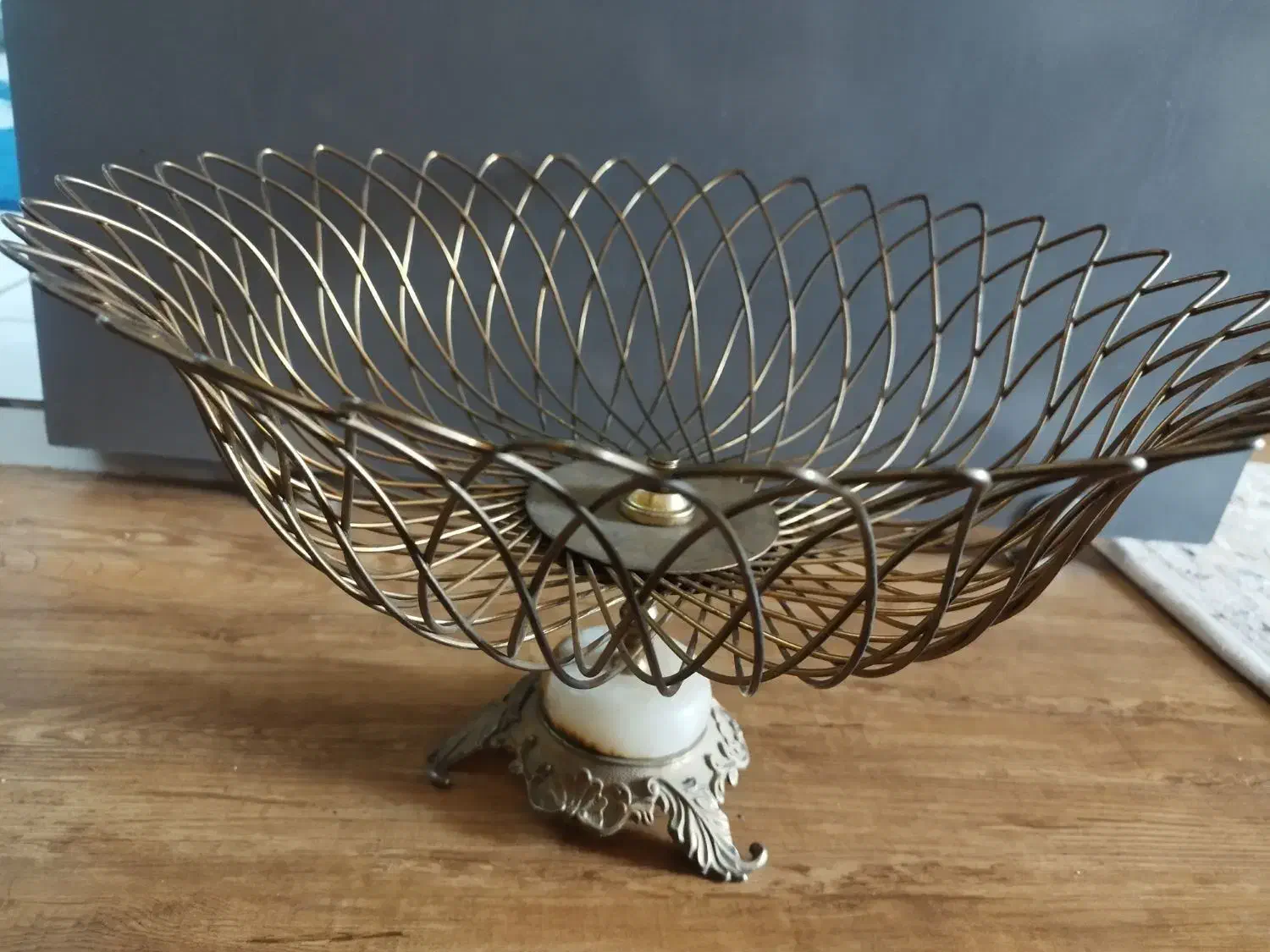 ظرف پذیرایی قدیمی برنجی|کلکسیون اشیاء عتیقه|اصفهان, بهار آزادی|دیوار