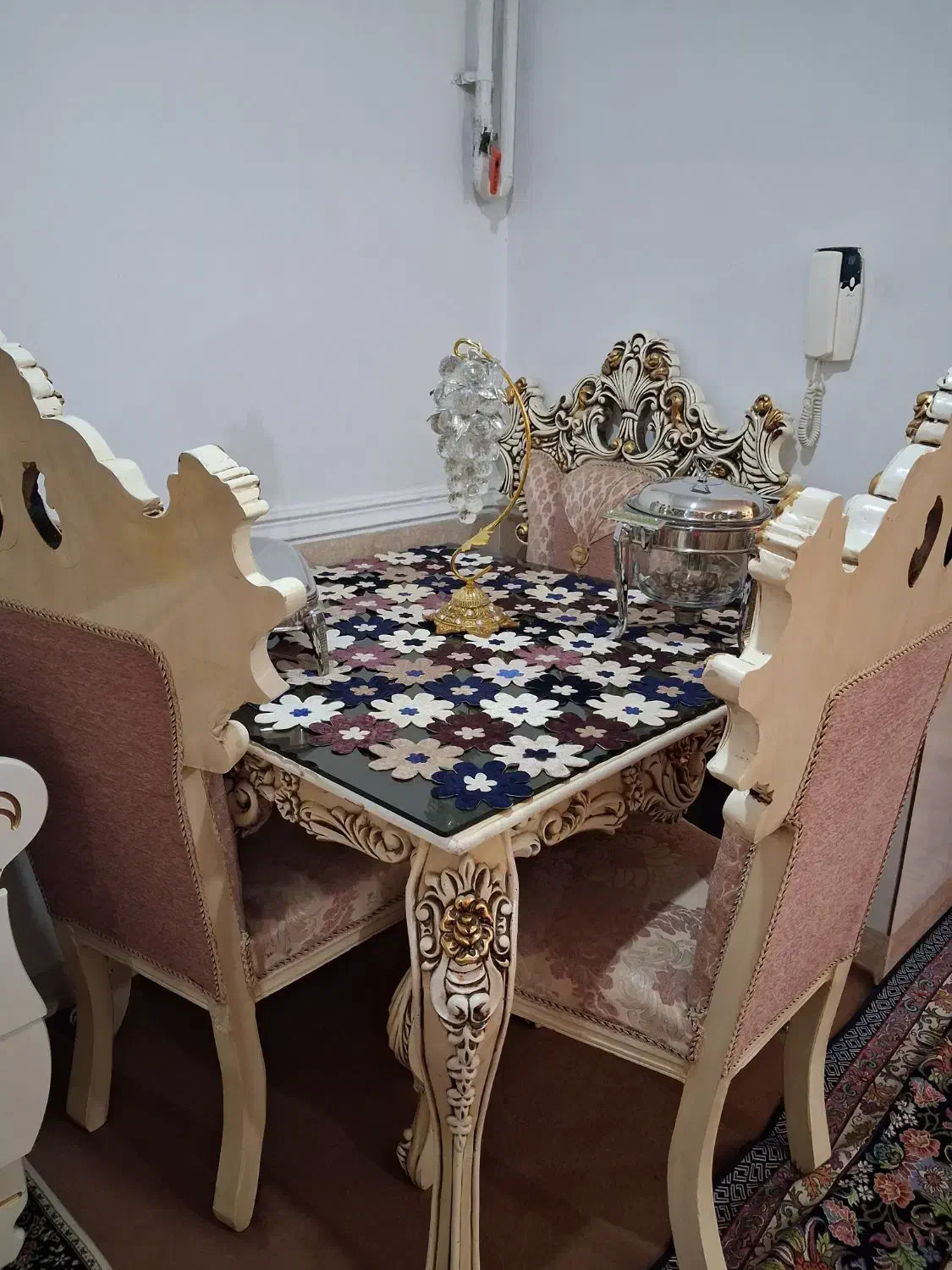 مبل و ناهار خوری سلطنتی همراه جلو مبلی و عسلی|مبلمان خانگی و میز عسلی|ابهر, |دیوار