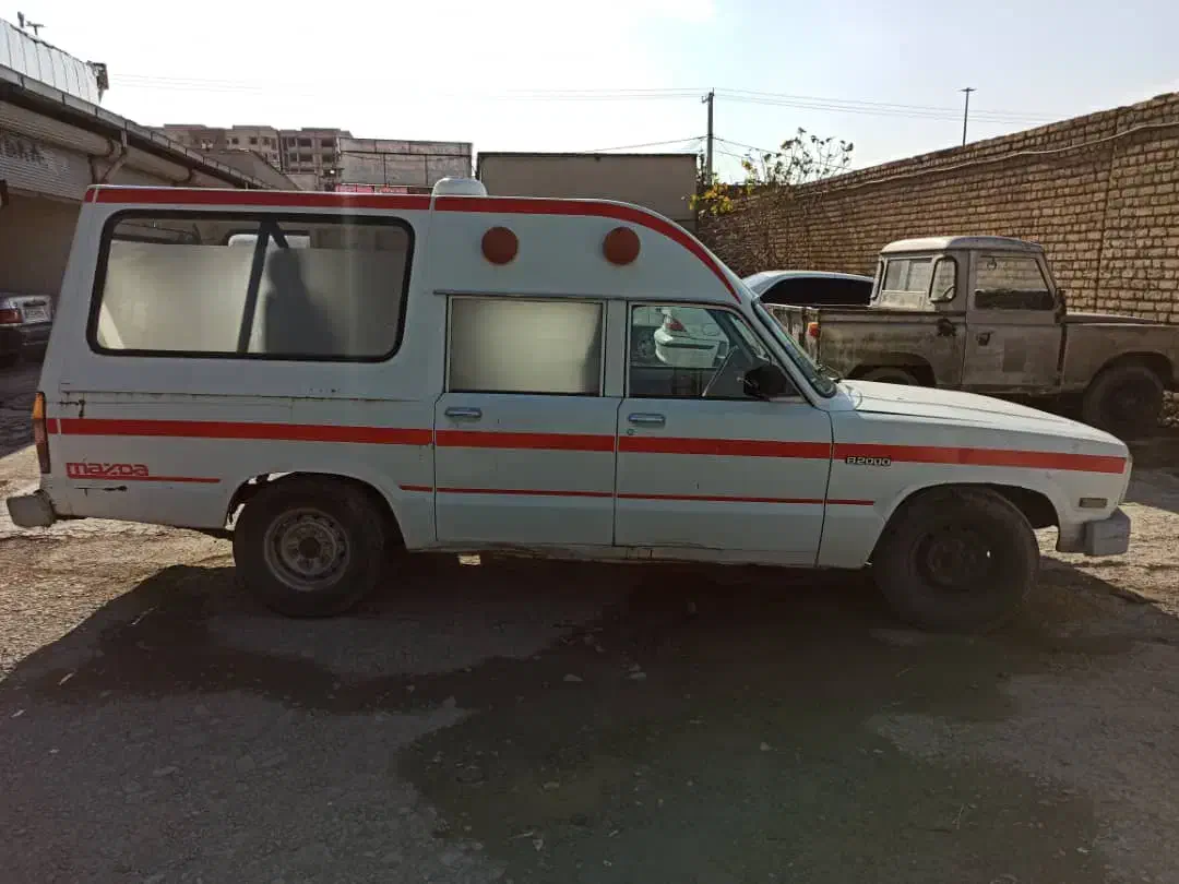 امبولانس مزدا ۱۳۸۲|خودرو سواری و وانت|ایلام, |دیوار