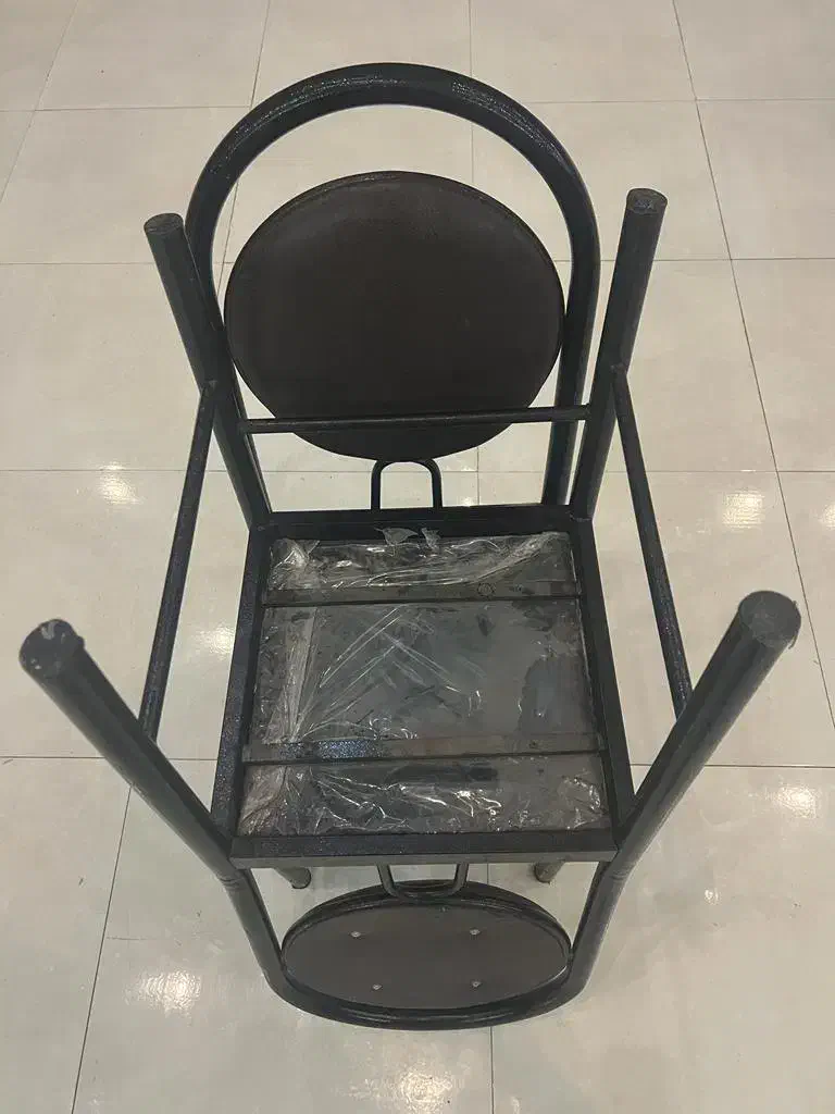 تعداد ۱۵۰۰عددصندلی بادوام|صندلی و نیمکت|شیراز, زرهی|دیوار