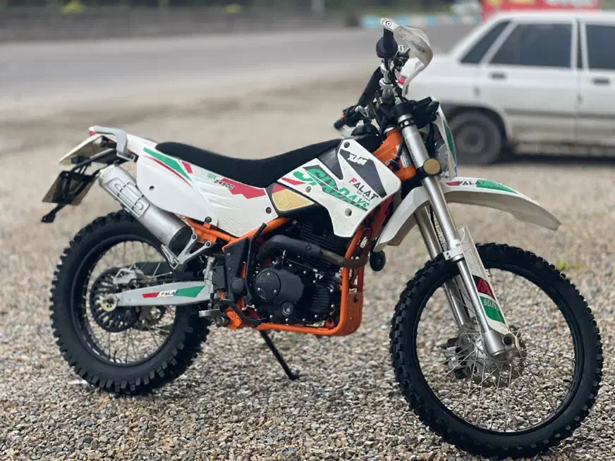 فلات ۲۵۰ طرح کی تی ام|موتورسیکلت|چوبر, |دیوار