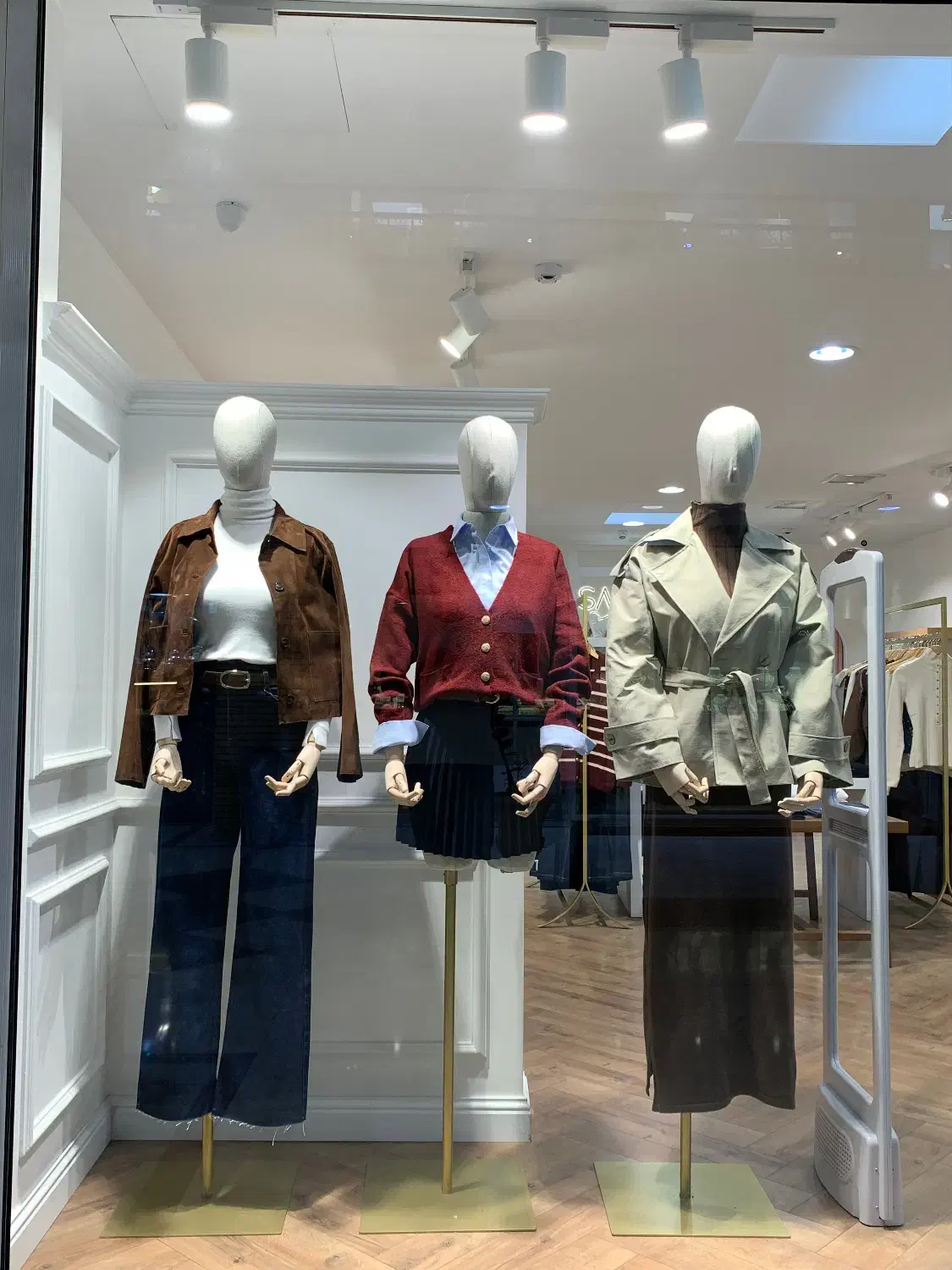 استخدام فروشنده پوشاک زنانه|استخدام بازاریابی و فروش|تهران, شهرک غرب|دیوار