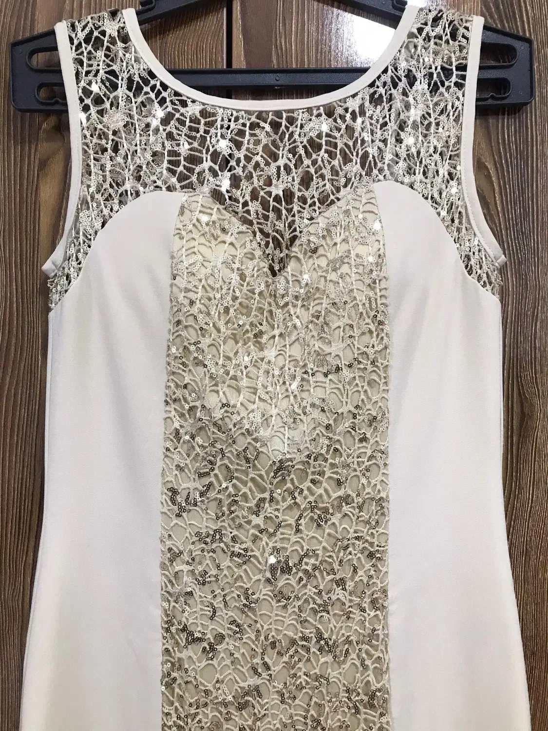 تعدادی لباس، مجلسی، شلوار|لباس|لاهیجان, فیاض|دیوار