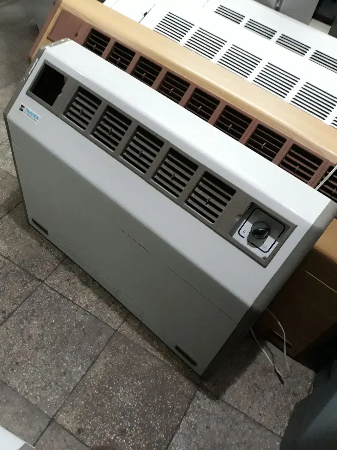 خریدو فروش فن کوئل/پکیج.آبگرمکن.رادیاتور.کولرگازی|کولر گازی و فن‌کوئل|تهران, آرژانتین|دیوار