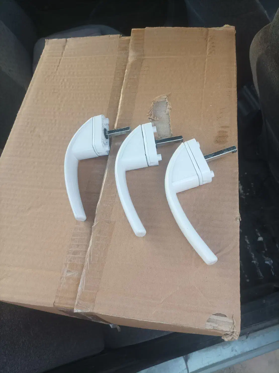 500عدد دستگیره ی پنجره upvc|مصالح و تجهیزات ساختمان|رباطکریم, پیغمبر|دیوار