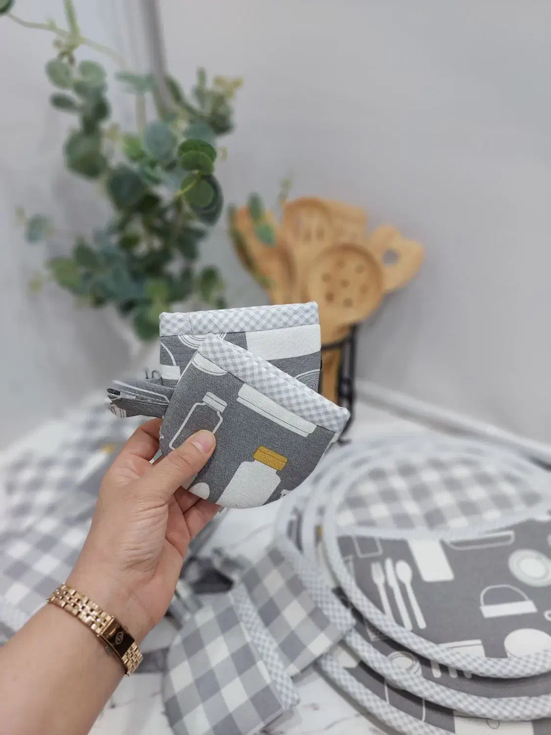 دوخت سرویس آشپزخانه دمکنی دستگیره دستکش فر|سفره، حوله، دستمال آشپزخانه|همدان, |دیوار