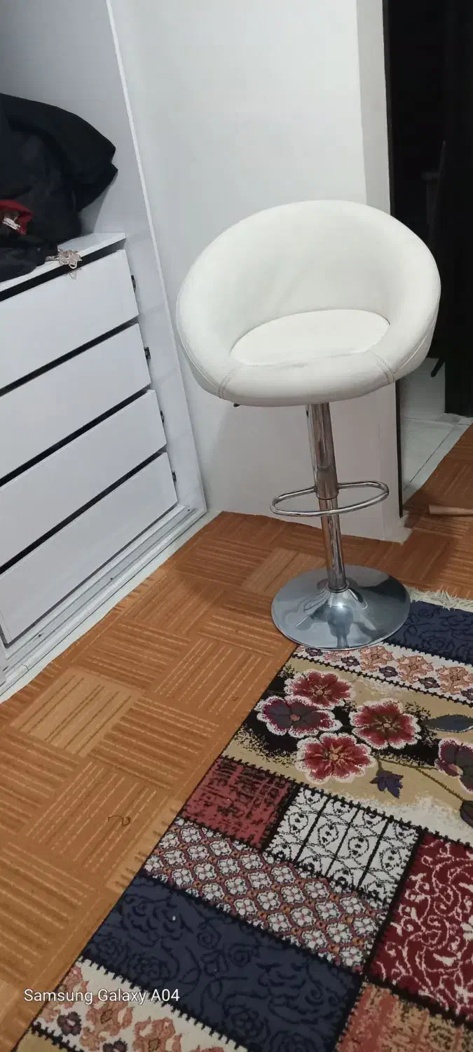 صندلی اپن درحدجک دار|صندلی و نیمکت|بهارستان, |دیوار