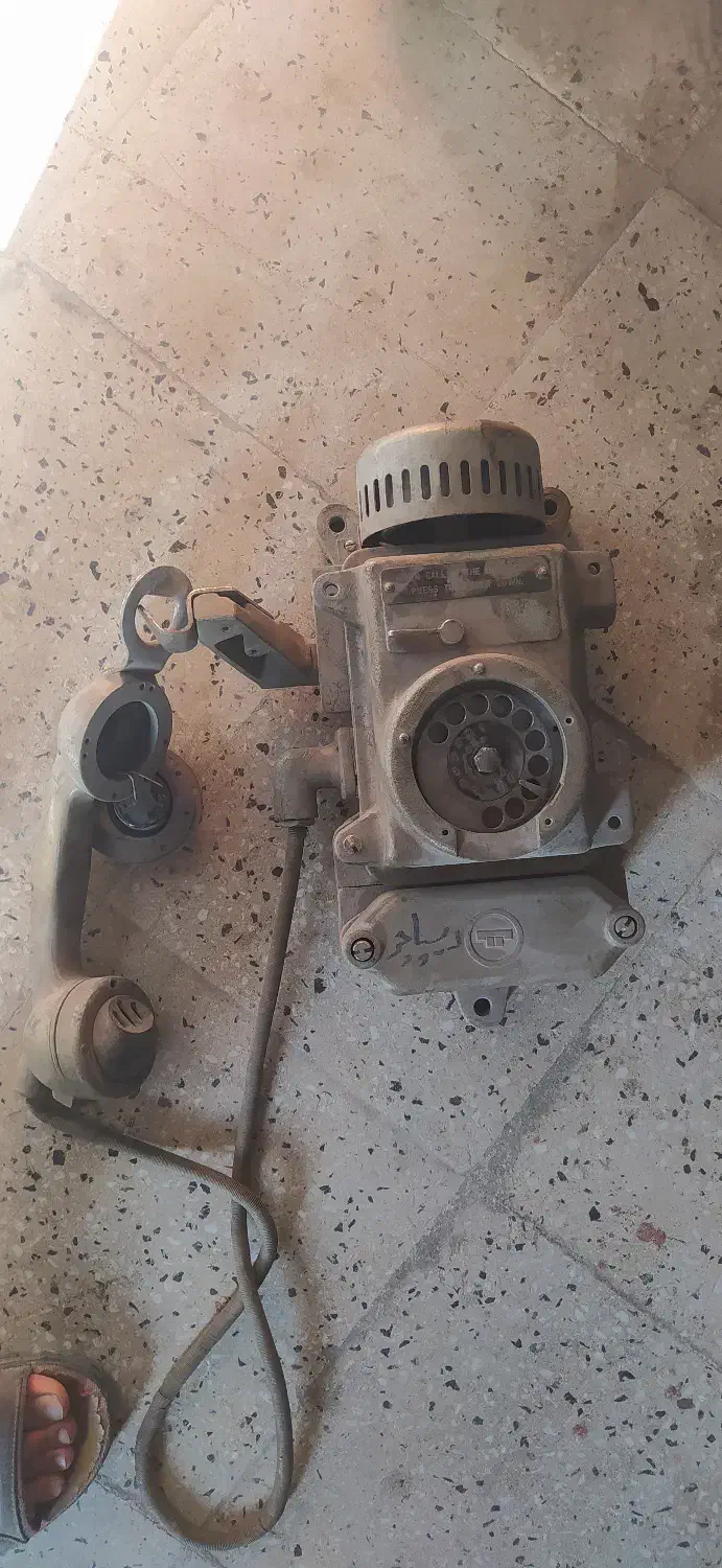 فروش دستگاه تلفن روسی قدیمی|کلکسیون اشیاء عتیقه|مبارکه, |دیوار