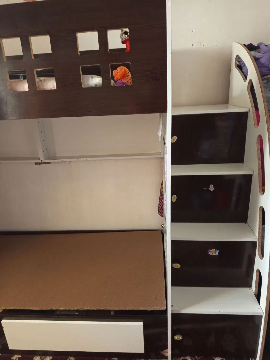 تختامدیافسالمسالم|تخت و سرویس خواب|نیشابور, کشتارگاه|دیوار