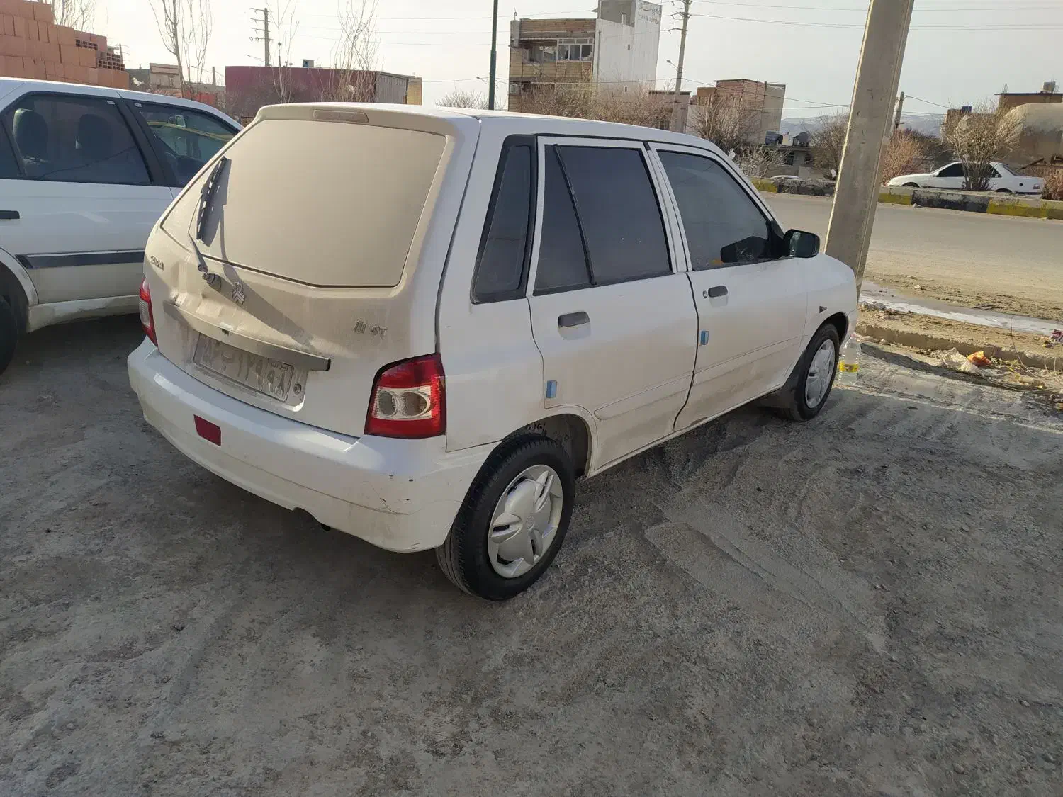 مسافر کشی|اشیا|ایلام, |دیوار