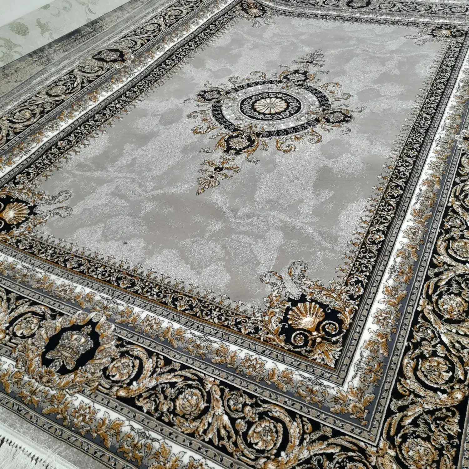 فروش استثنایی فرش به مناسبت روز مادر و شب یلدا|فرش|بروجرد, |دیوار