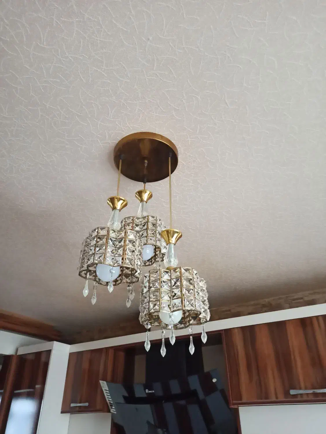 لوستر یکی ۹۰۰ یکی ۶۰۰ دیواری هم ۴۰۰|لوستر و چراغ آویز|اردبیل, |دیوار