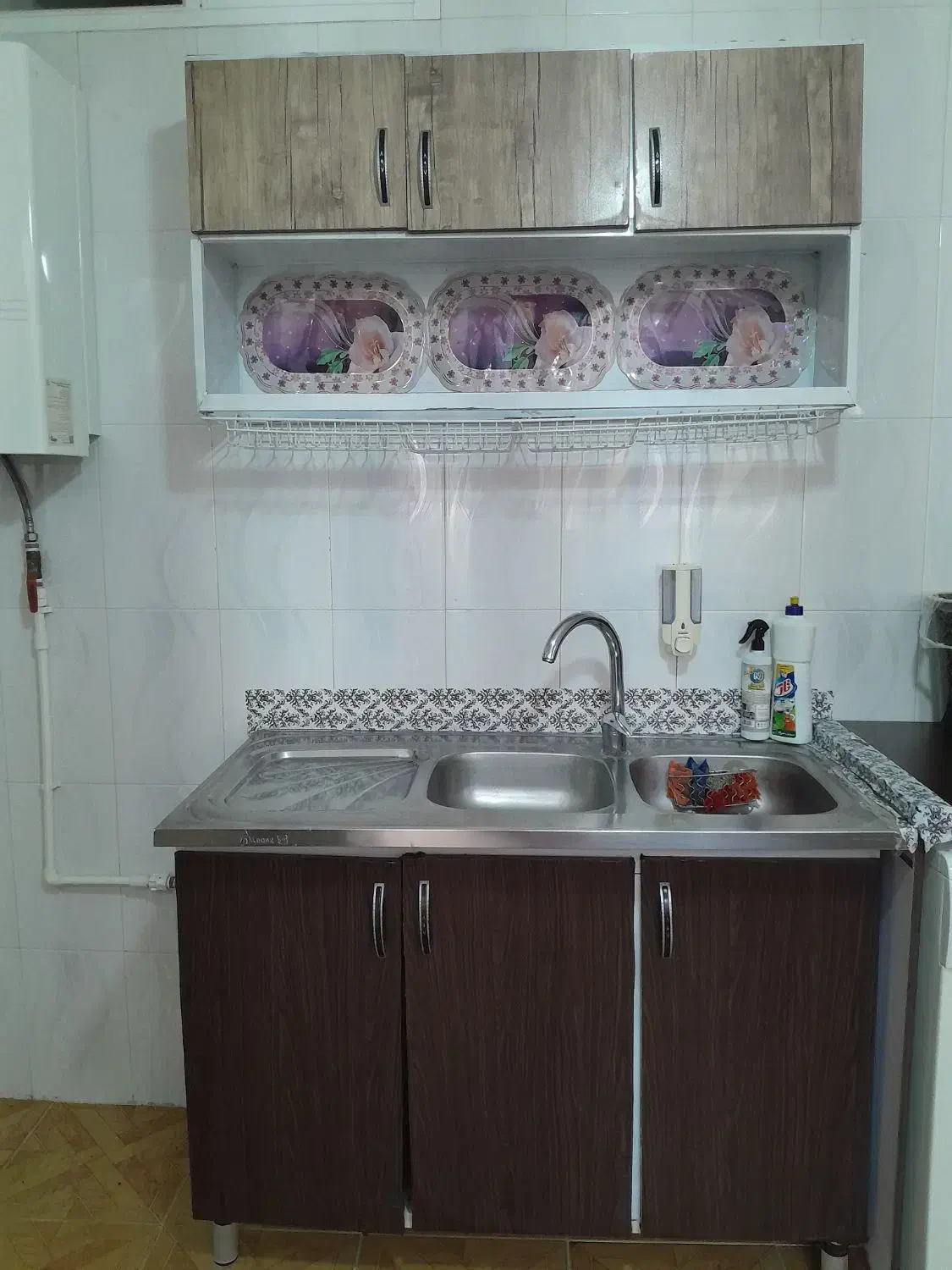 کابینت و سینک ظرف شویی و آبچکان و دراور|آب‌چکان و نظم‌دهنده ظروف|سنقر, |دیوار